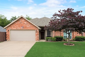 6729 Lucas Ln, North Richland Hills, TX 76182