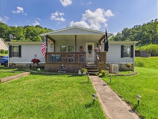 906 Greens Run Rd, Saint Marys, WV 26170