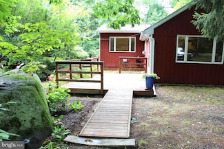 1068 Magazine Rd, Green Lane, PA 18054