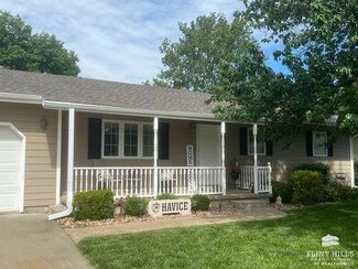 800 Maple St, Abilene, KS 67410