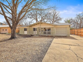 923 Prestwick Ln, Richardson, TX 75080