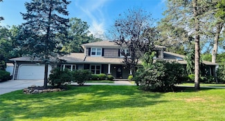 5 Frederick Dr, Shoreham, NY 11786