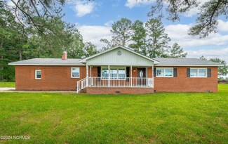 2819 Bruce Strickland Rd, Farmville, NC 27828