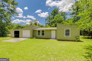 200 Shumantown Rd, Ellabell, GA 31308