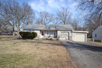 637 W Crestview St, Springfield, MO 65807