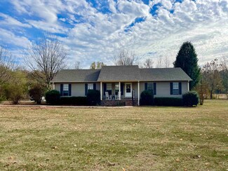 1421 E Poplar Ave, Selmer, TN 38375