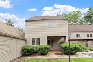 22 Briston Ct, Bedford, NH 03110