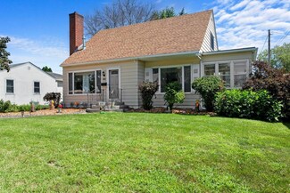 930 Ruth St N, Saint Paul, MN 55119