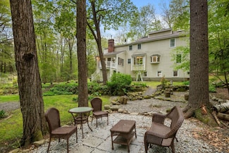 13 Holly Hill Dr, Amherst, NH 03031