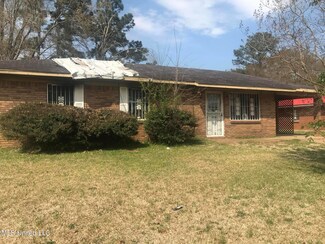 1004 Mary Ct, Canton, MS 39046