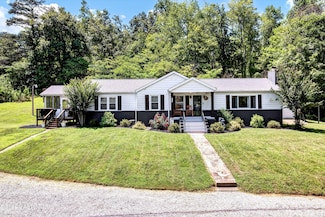 224 W Millers Cove Rd, Walland, TN 37886