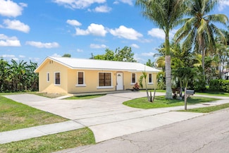1332 SW Avenue G, Belle Glade, FL 33430