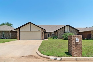 708 Cactus Ct, Yukon, OK 73099