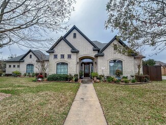 119 Gadwall Dr, Clute, TX 77531