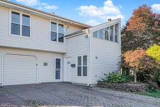 17 Throckmorton Ln, Old Bridge, NJ 08857