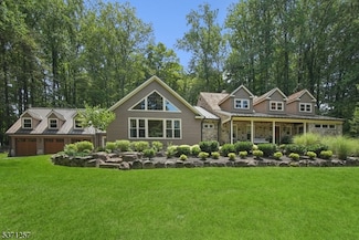 12 Water St, Lebanon, NJ 08833