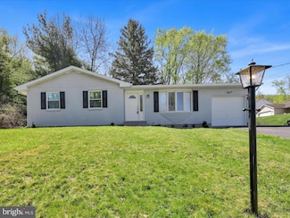2279 Mahantongo St, Pottsville, PA 17901