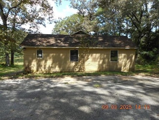 9850 Cleborne Rd, Chunchula, AL 36521