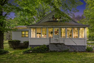 1069 E Michigan Ave, Paw Paw, MI 49079