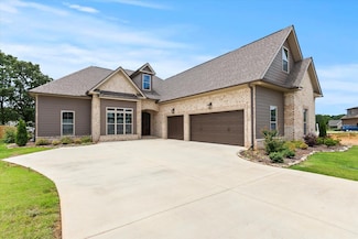 22859 Gunner Cir, Athens, AL 35613