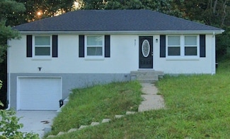 917 E Happy Hollow Dr, Clarksville, TN 37040