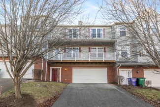 560 Oak Tree Blvd NW, Christiansburg, VA 24073