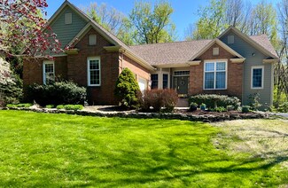 863 N 350 E, Valparaiso, IN 46383