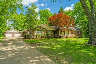 302 Hunters Ln, Hendersonville, TN 37075