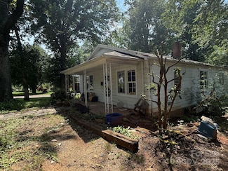 410 24th St SW, Hickory, NC 28602