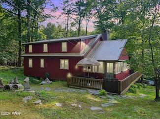 112 Beechwood Cove Rd, Greentown, PA 18426