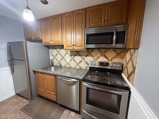 491 W Central St Unit C3, Franklin, MA 02038