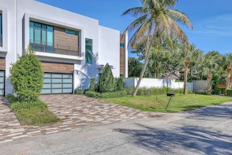 703 NE 5th St, Delray Beach, FL 33483