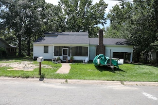 4861 Devon St, Moss Point, MS 39563