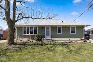 342 24th St NW, Cedar Rapids, IA 52405