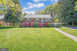 7131 Murray Ln, Annandale, VA 22003