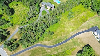 22 Holly Hill, Honeoye Falls, NY 14472