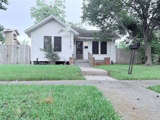 3213 Iowa St, Baytown, TX 77520