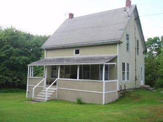18 Western Landing Rd, Chebeague Island, ME 04017