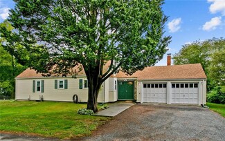 15 Claremont Ave, Bristol, RI 02809