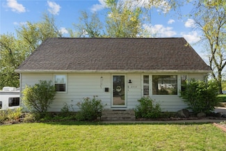 2719 Seely Ave SE, Cedar Rapids, IA 52403