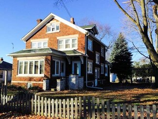 400 Pacific St, Monroe Center, IL 61052