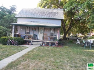 651 Sargent St, Akron, IA 51001