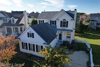 88 Champlain Blvd, Howell, MI 48843