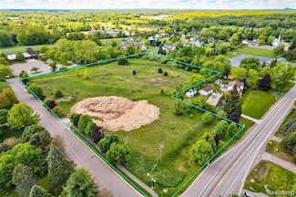 12800 Fountain Square, Davisburg, MI 48350