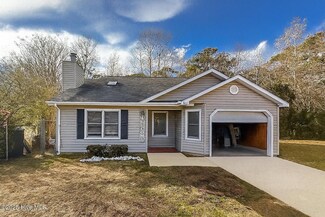 803 N Dogwood Ln, Swansboro, NC 28584