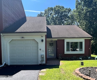 75 Westchester Dr, Clifton Park, NY 12065