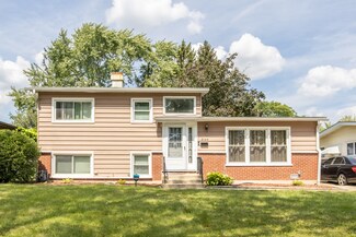 2104 Edgewood Rd, Waukegan, IL 60087