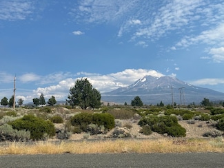 7-2/49 Cottontail Dr Unit 7-2, Lake Shastina, CA 96094