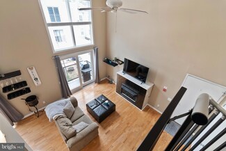 182 Gay St Unit 905, Philadelphia, PA 19128