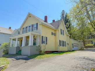 39 Washington St, Rumford, ME 04276